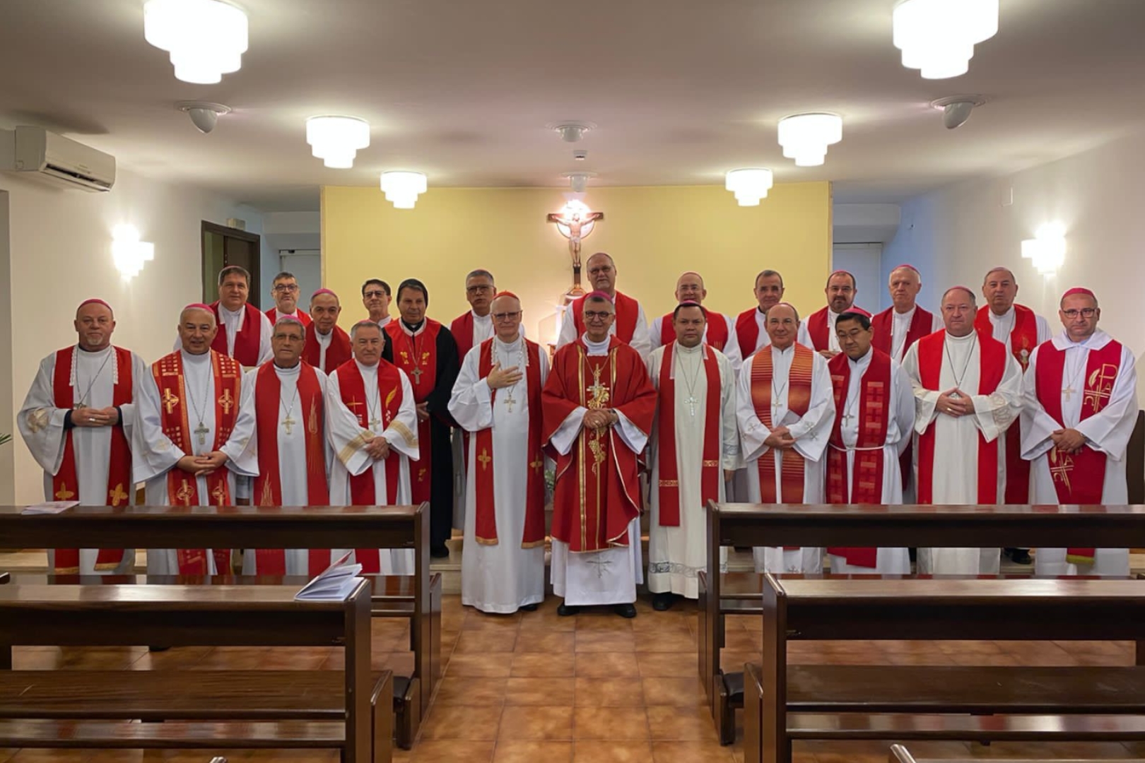 Bispos renovam a fé e a unidade no serviço à Igreja e ao Evangelho ...