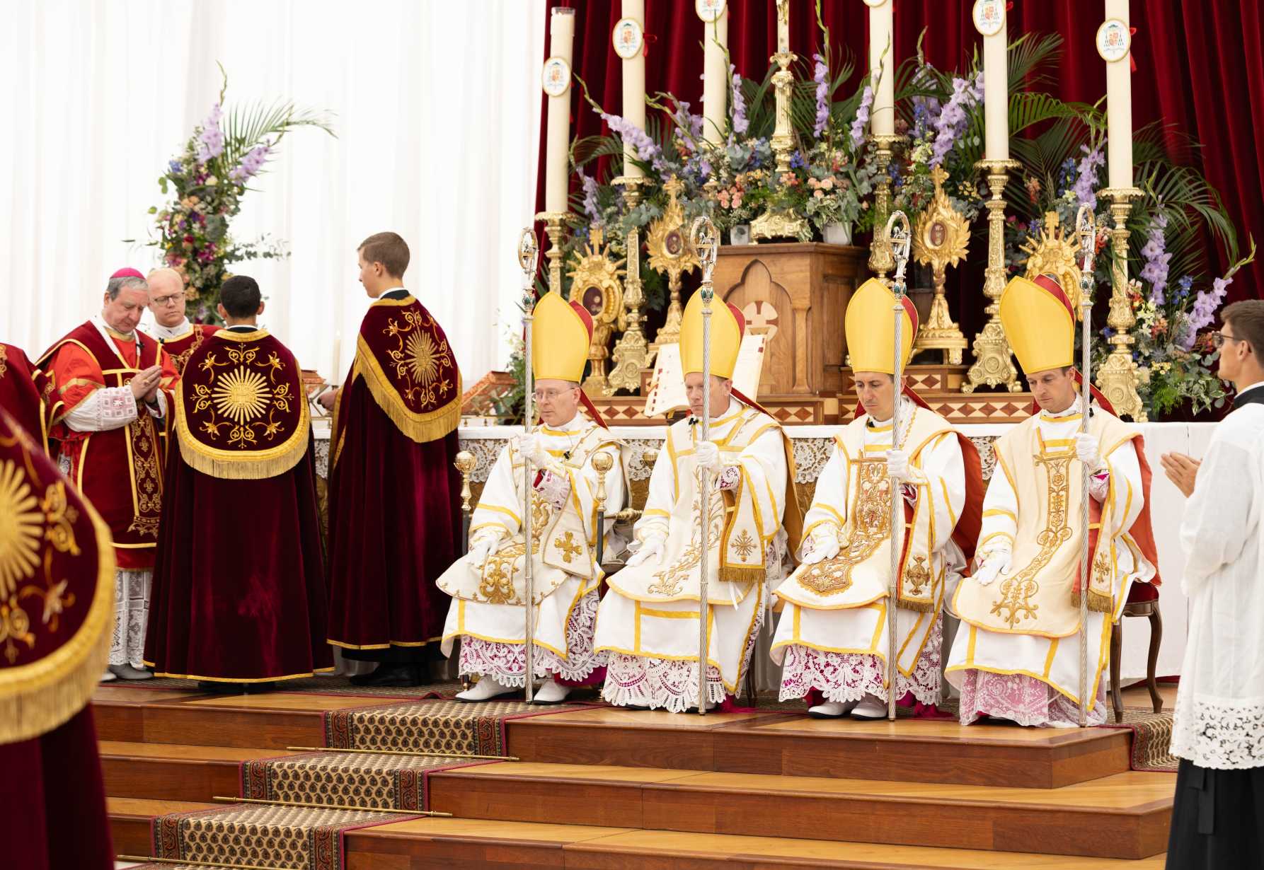 Foram sagrados 4 bispos sem aprovação pontifícia para a Fraternidade São Pio X em Écône, na Suíça, em 1º de julho de 2026, o que acarretou a excomunhão automática. Foto: Fraternidade São Pio X