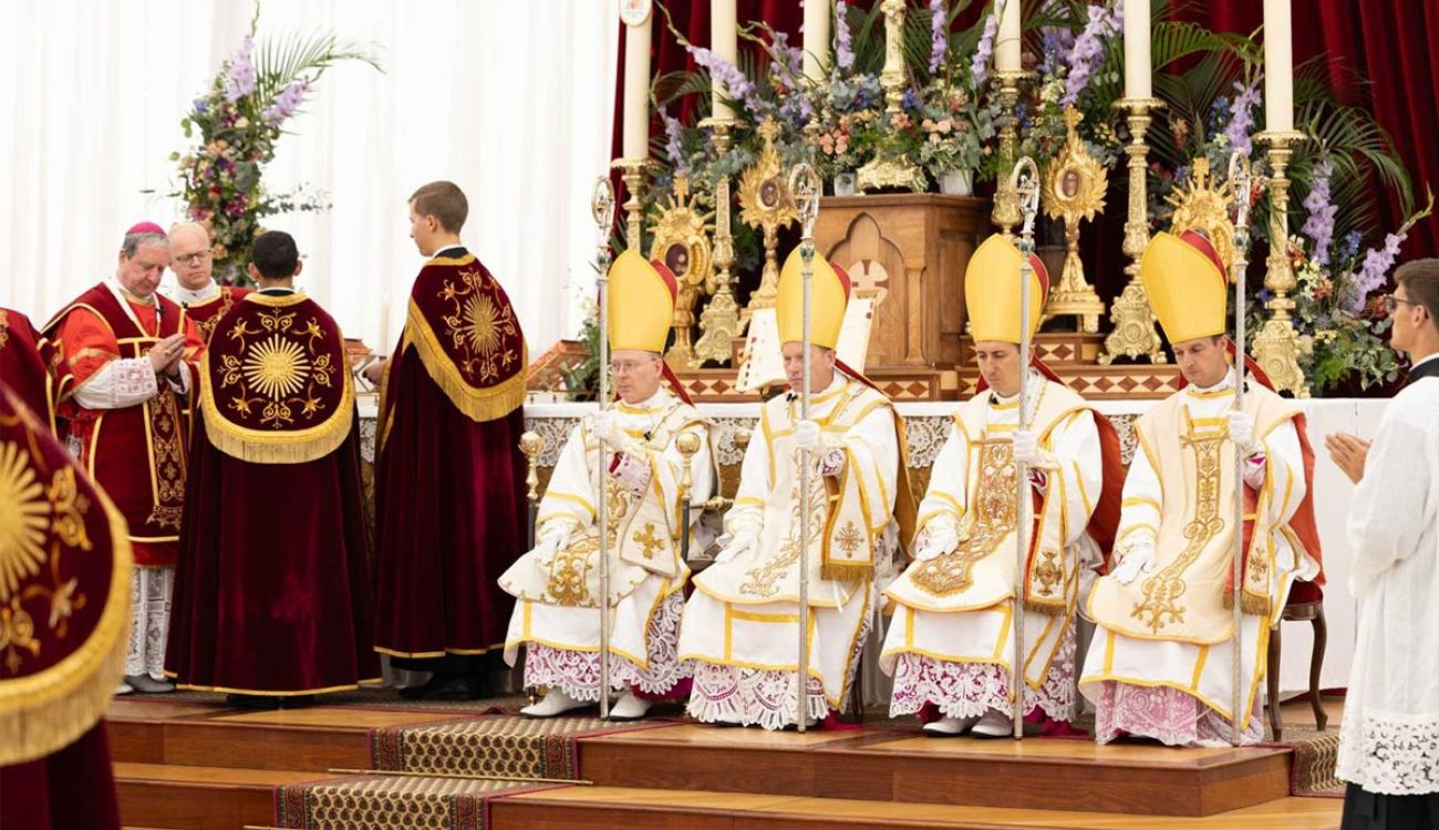 Foram sagrados 4 bispos sem aprovação pontifícia para a Fraternidade São Pio X em Écône, na Suíça, em 1º de julho de 2026, o que acarretou a excomunhão automática. Foto: Fraternidade São Pio X